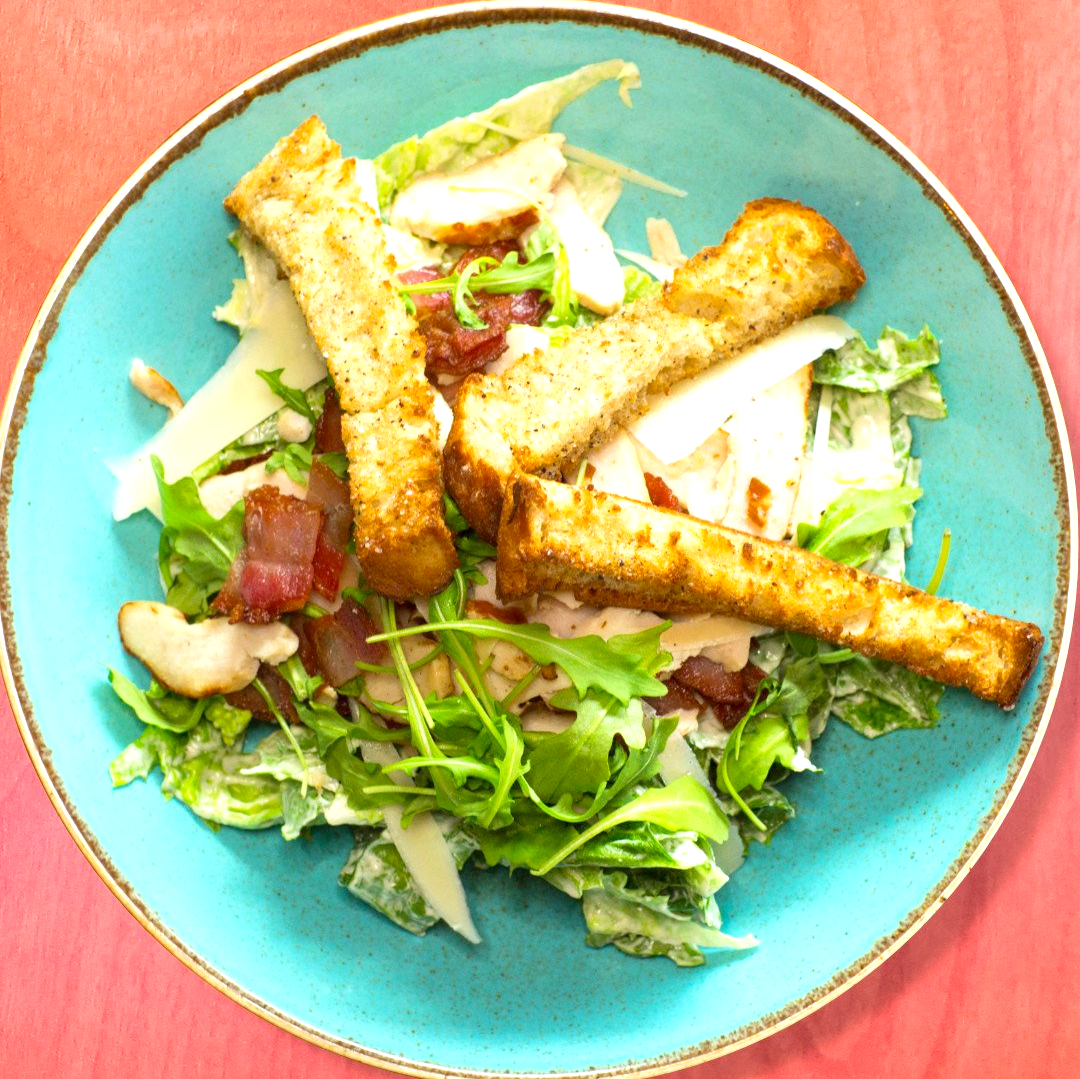 KANA-PEKONI CAESAR / CHICKEN-BACON CAESAR